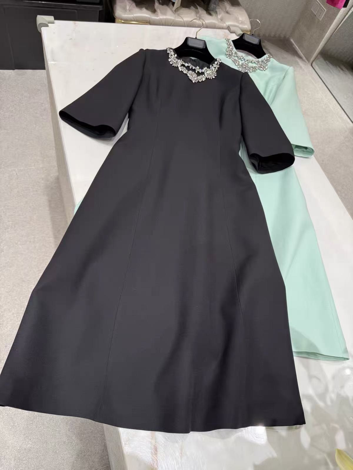 Premium Silk Wool Mint Green W - Midi Dress 评论和价格